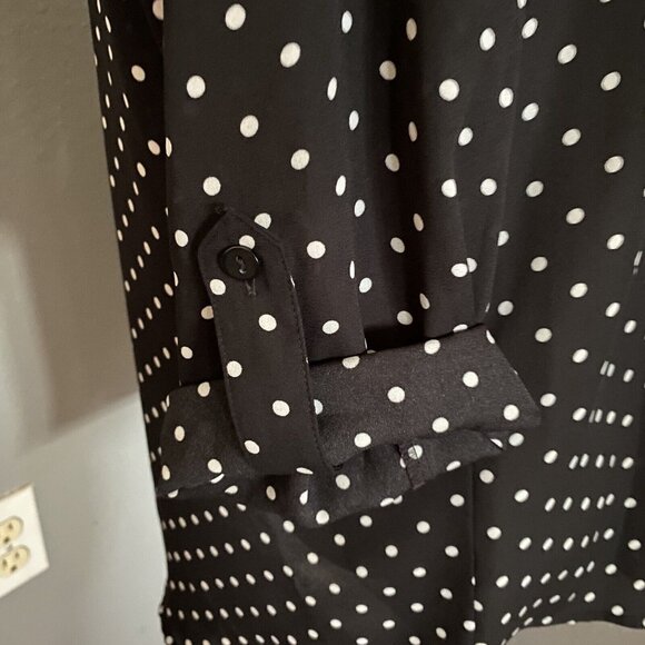 A. Byer Blouse Size Medium Black Polka Dots Roll Tab Sleeves Sheer Lightweight - Picture 7 of 11